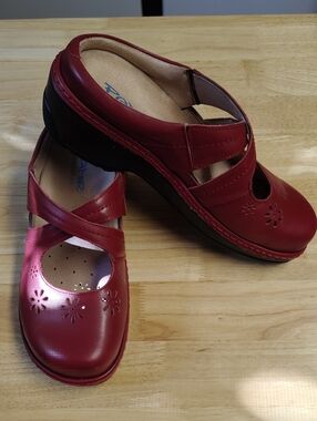 Women's Red Comfort Mary Jane Shoes, 10